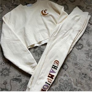 Champion sweatshirt and sweatpants (sweatsuit) with 'Champion' logo